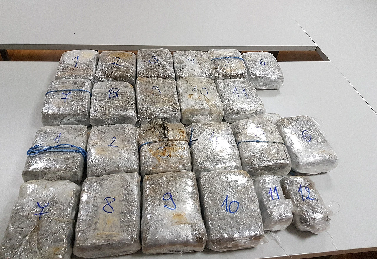 Austrijanac pokušao u Hrvatsku unijeti 61 kilogram marihuane i kilogram hašiša