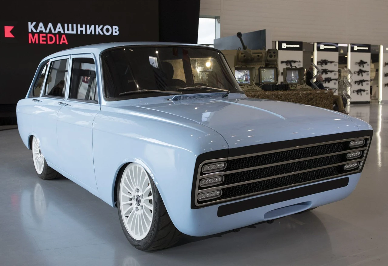 VIDEO | Rusi imaju odgovor na Teslu – Kalašnjikov!