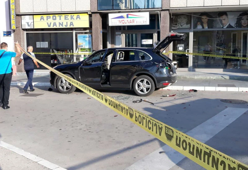 Sinu zastupnika polupali Porsche