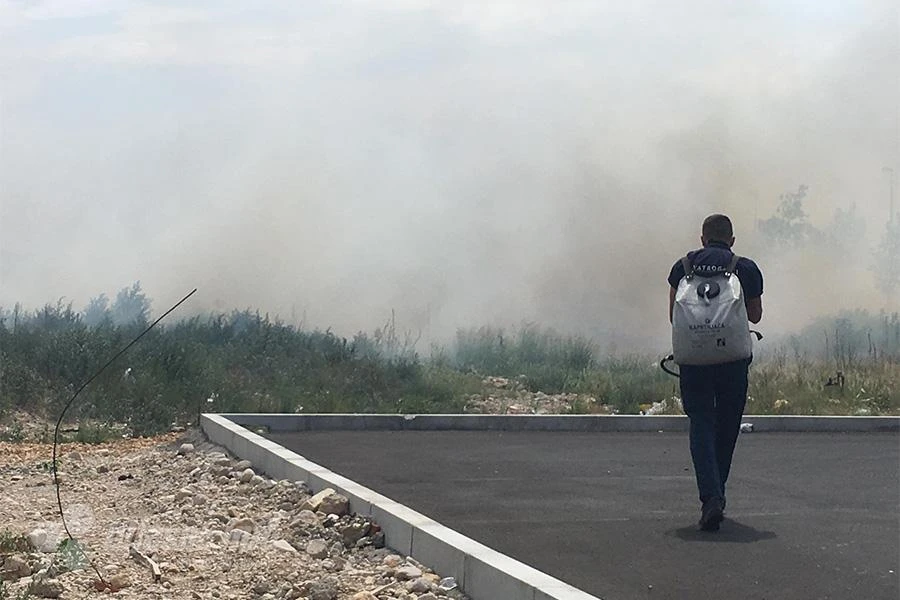 Mostar: Požar u naselju Karašebeš