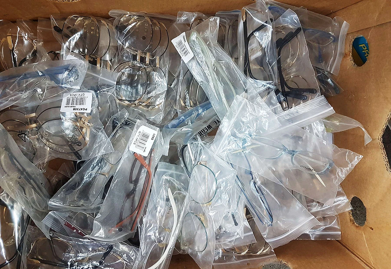 Zaplijenjen duhan i naočale u vrijednosti 28.300 KM