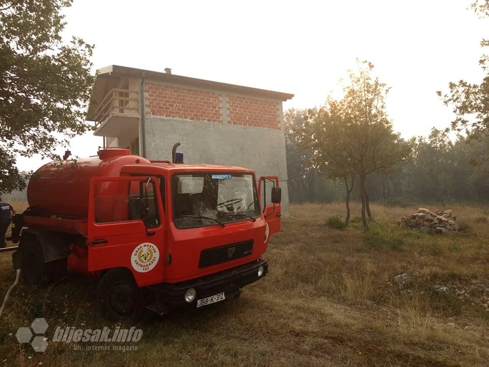Veliki požar izbio u Čitluku: Sve vatrogasne snage na terenu