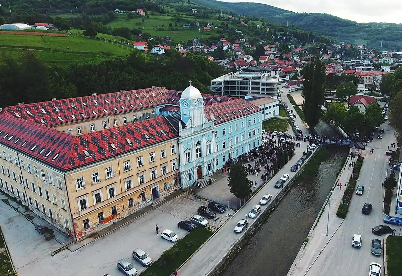 Zgrada u cjelosti vraćena u posjed Vrhbosanskoj nadbiskupiji