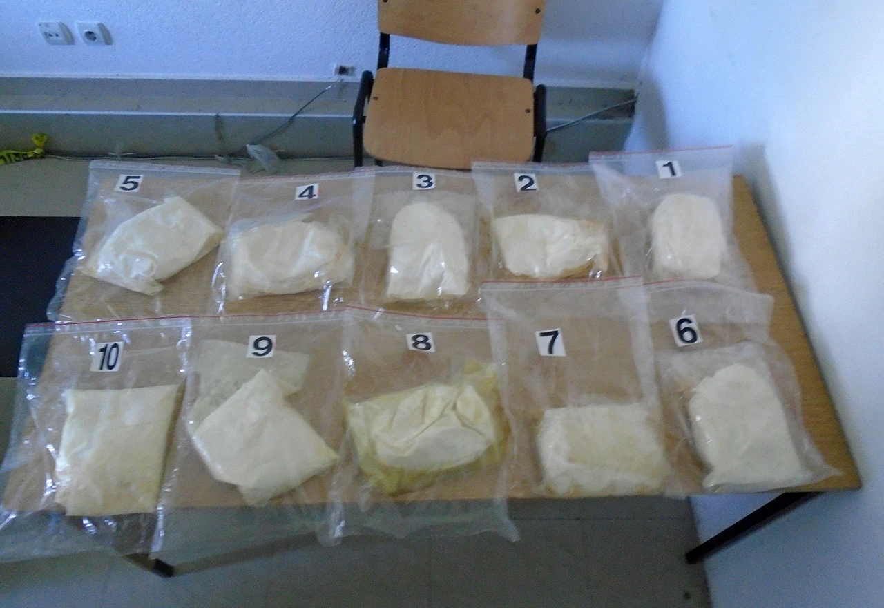 Na granici: U rezervoaru vozila otkriveno 10 kg speeda