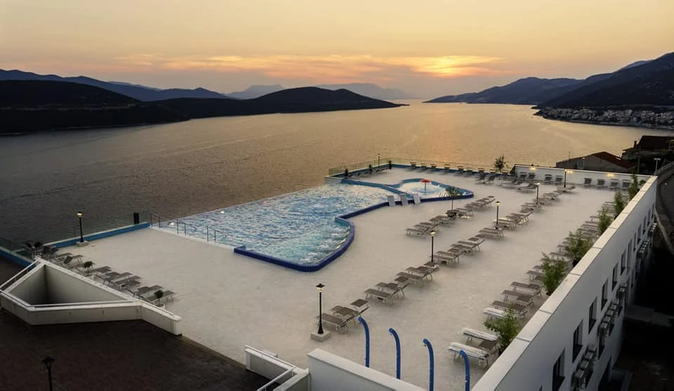 Neum: Uskoro u funkciji panoramski bazen na krovu hotela