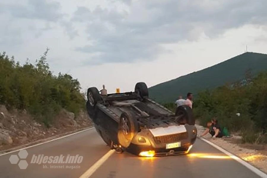 Čapljina: Vozilo završilo na krovu