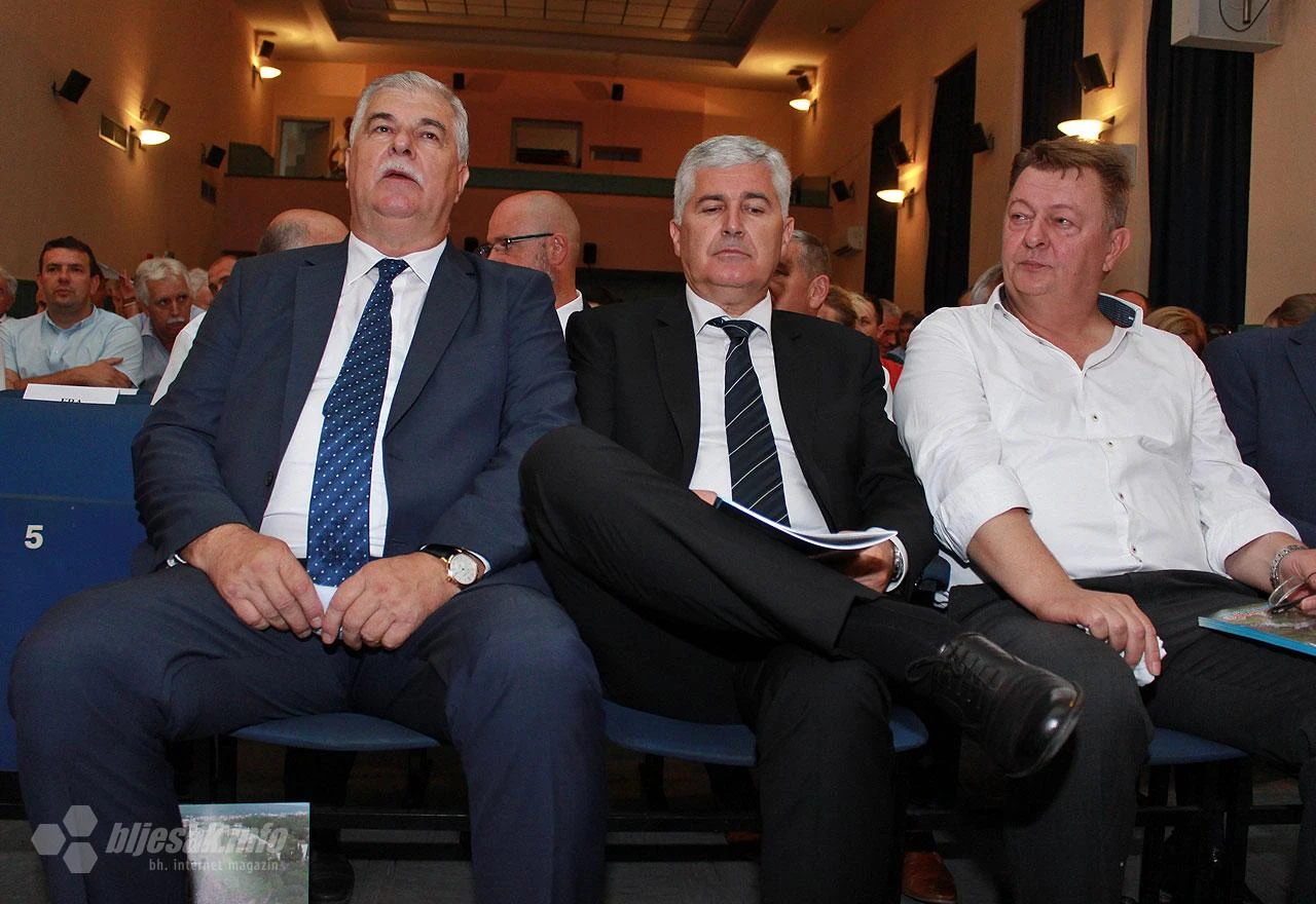 Široki Brijeg slavi svoj dan: Na svečanoj sjednici dodijeljena javna priznanja