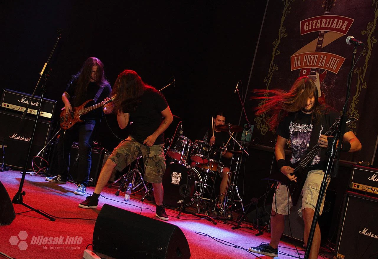 Mostar: Žestokim ritmovima započela 4. gitarijada