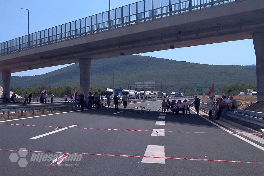 Bijača: Došlo do sukoba branitelja s vozačem, na petlji Šićki Brod pokušaj samospaljivanja