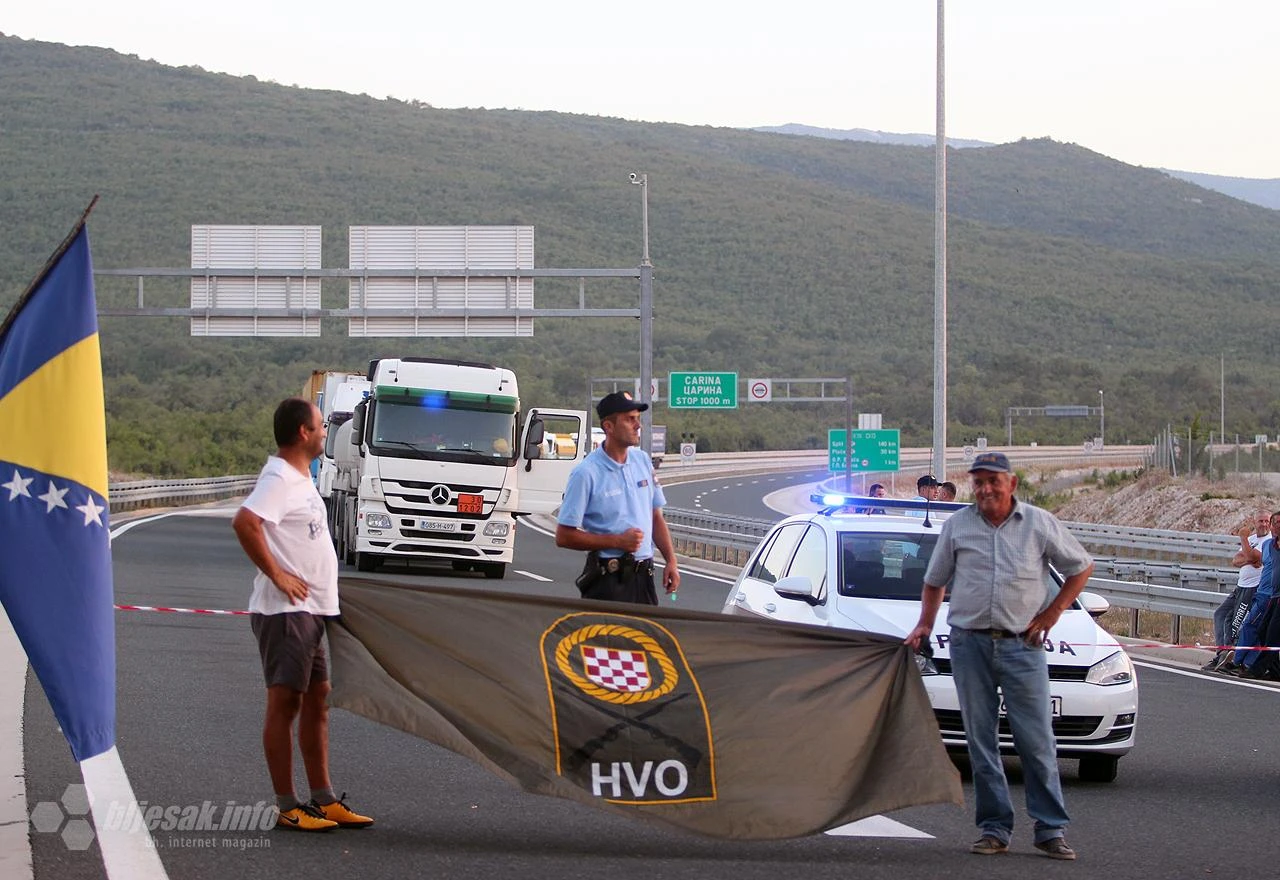 Branitelji blokirali Bijaču, najavljuju blokadu čitave Federacije