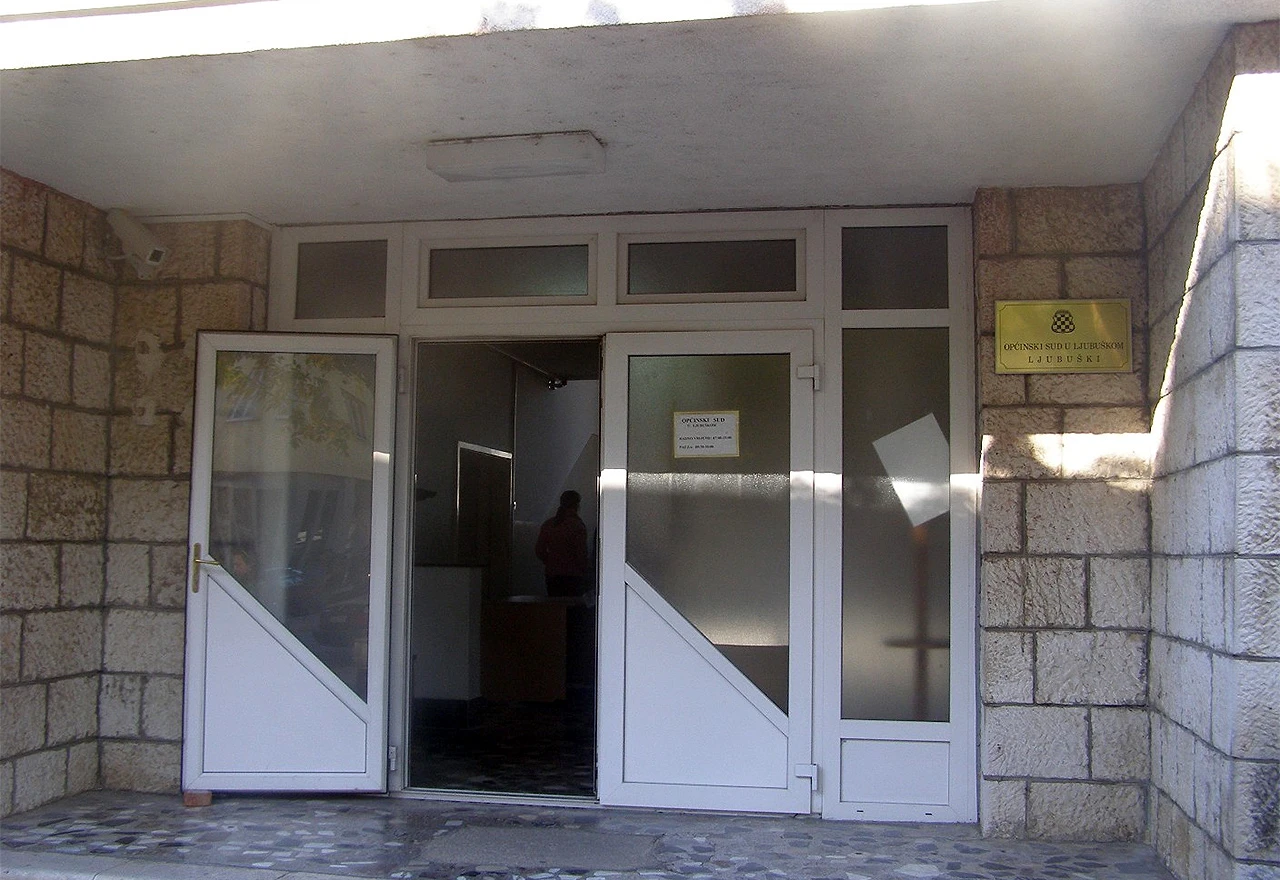 Ljubuški: Pijan u dva navrata premlatio trudnu suprugu