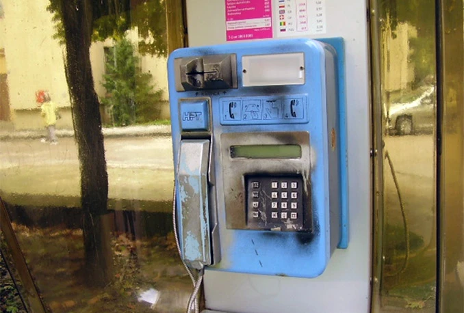 Zbog mobitela telefonske govornice danas se koriste manje, ali nisu "izumrle"