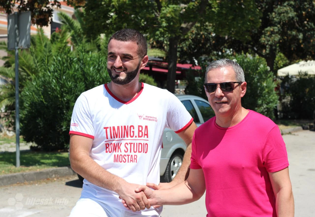 Čapljinac oborio svjetski rekord u vožnji bicikla na zadnjem kotaču