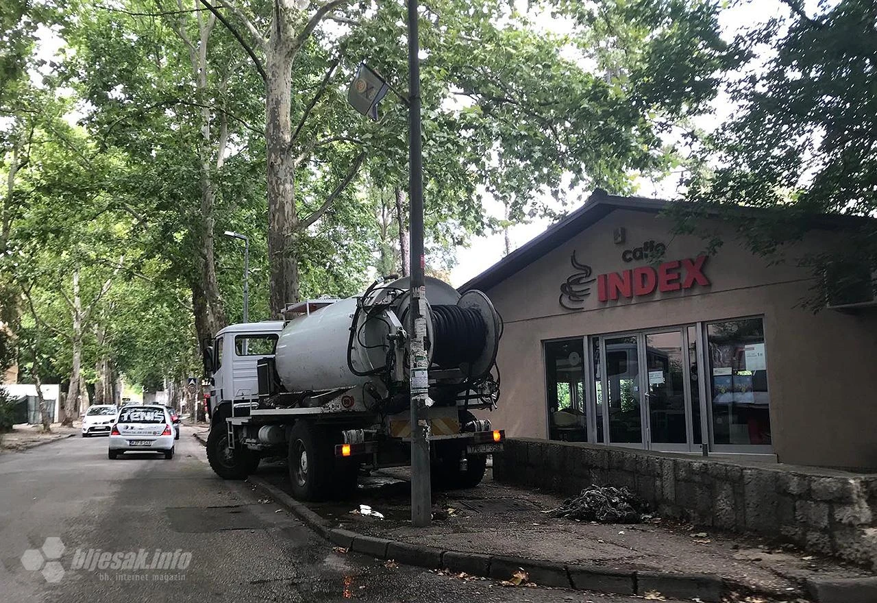 Mostar: Fekalije isplivale zbog nemara građana