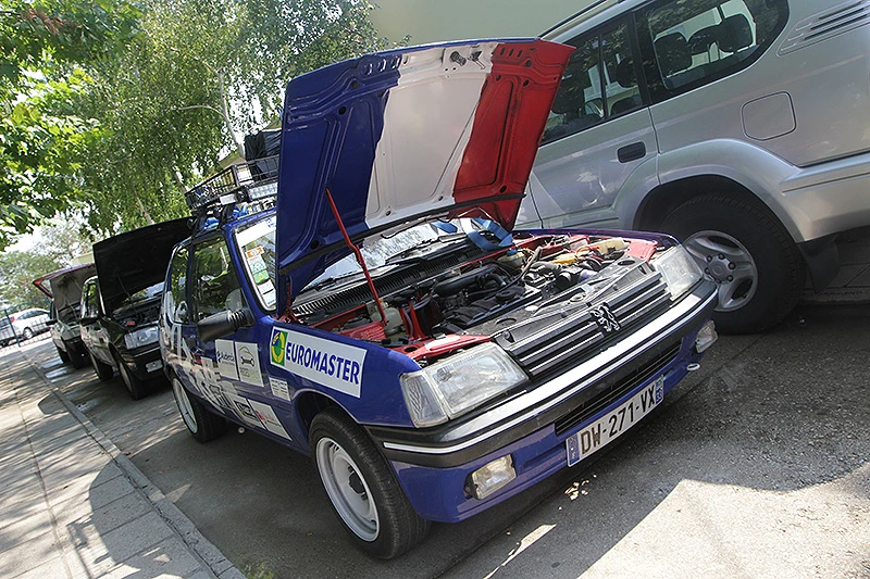 Mostar: U petak stiže 40 Peugeota 205 iz Francuske