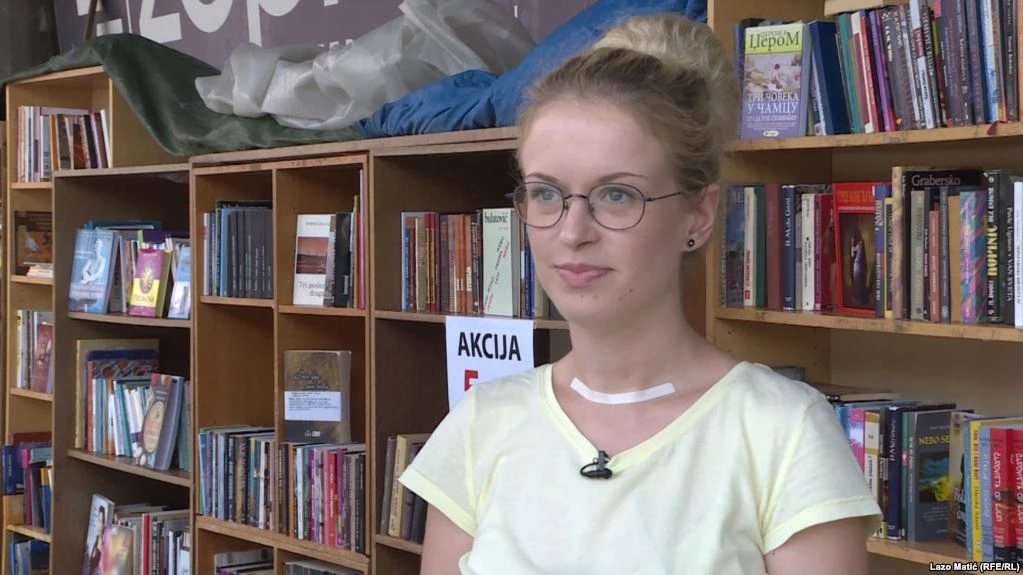 I ovo je BiH: Studentica generacije prodaje knjige na ulici