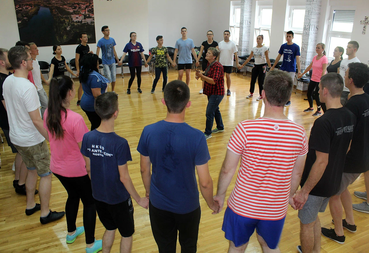 Mostar: Završnim koncertom i revijom završio 7. Seminar folklora Hrvata u BiH
