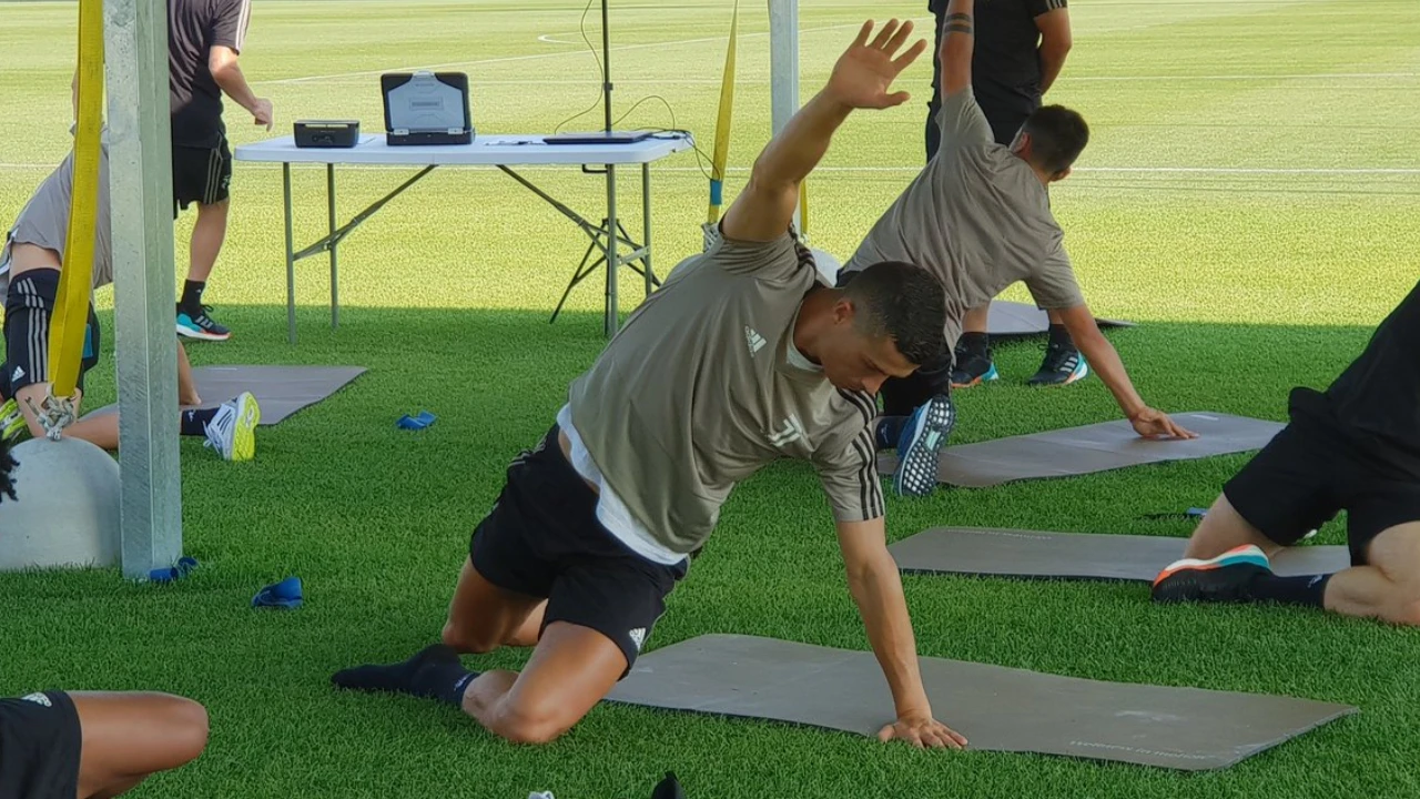 Cristiano Ronaldo prvi trening na travnjaku započeo u čarapama!