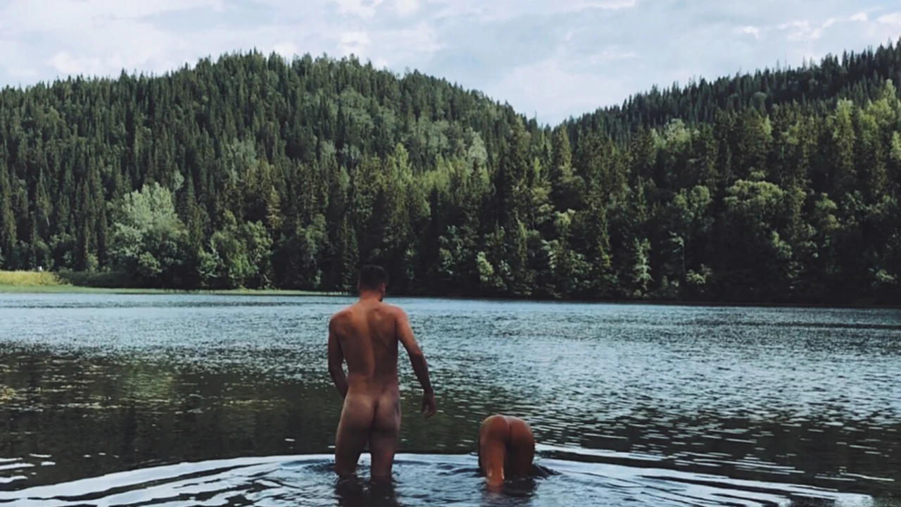Otkačeni Nicklas Bendtner na jezeru gol kao od majke rođen