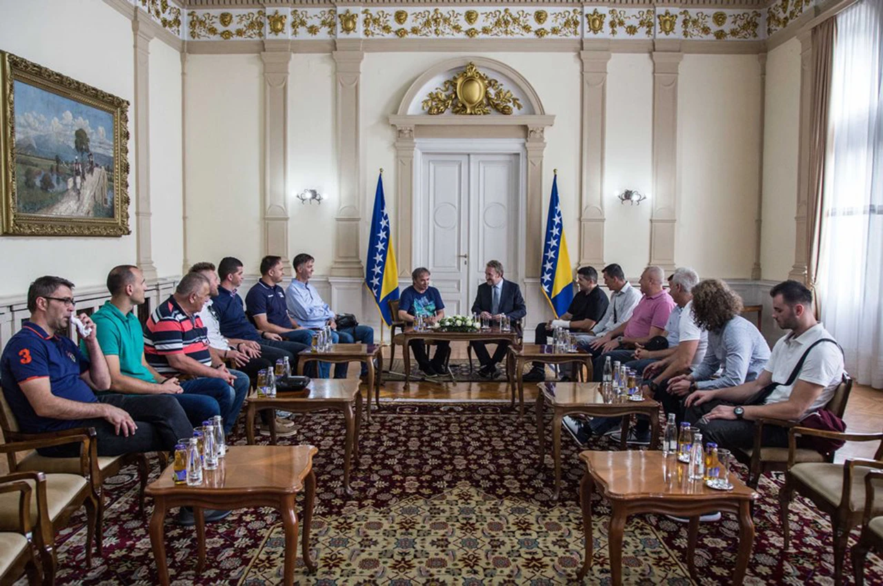 Izetbegović se sastao s odbojkašima