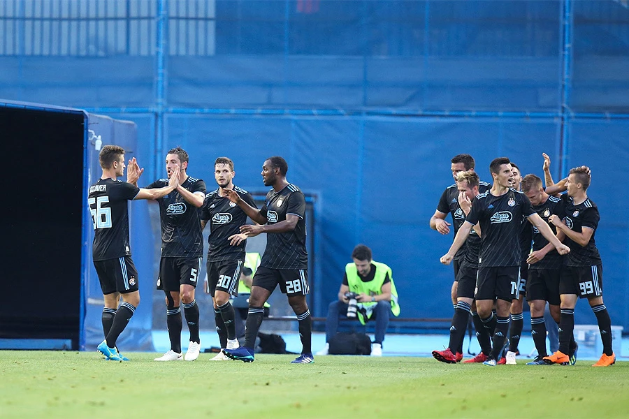 Dinamo uz bučnu podršku Boysa 'petardom' ispratio Hapoel