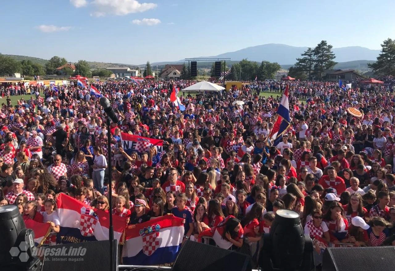 Tisuće ljudi iz BiH i regije u hrvatskim dresovima čeka Dalića