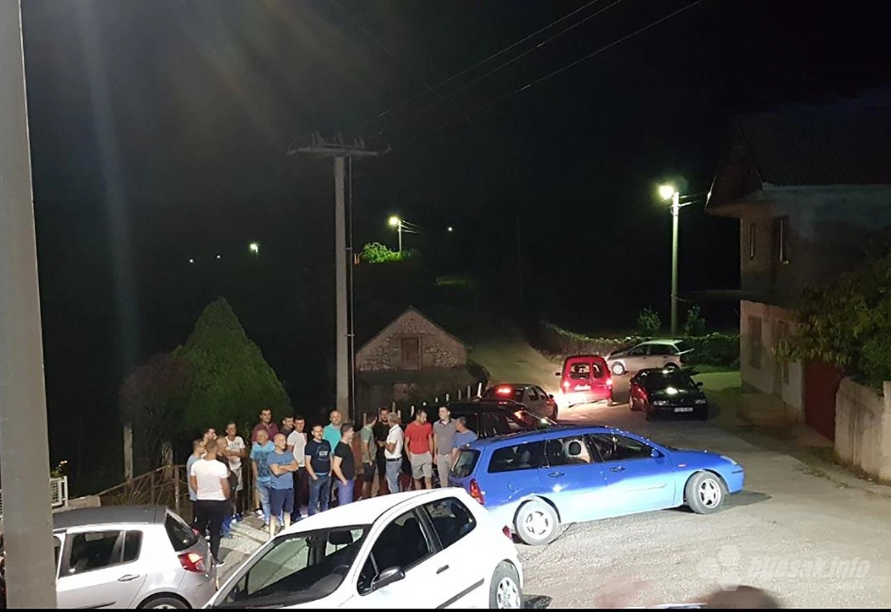 Mještani blokirali ceste: 'Tražimo sastanak s odgovornima'