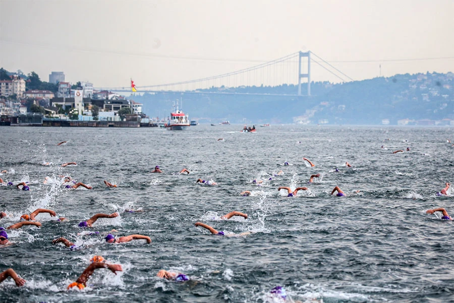 Istanbul: Više od 2.000 natjecatelja preplivalo Bosfor