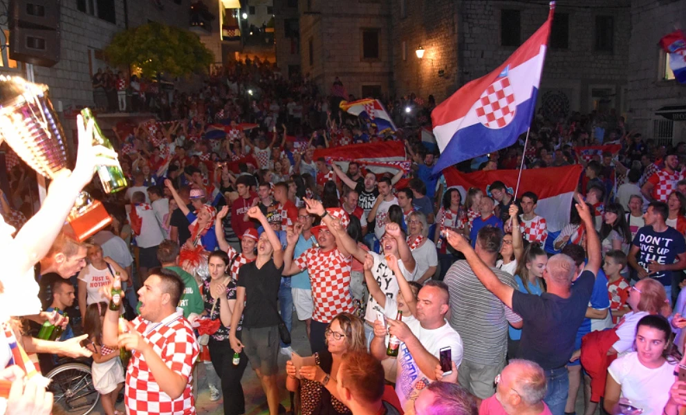 Vulkan u Imotskom: Hercegovci u prvim redovima na dočeku reprezentativaca