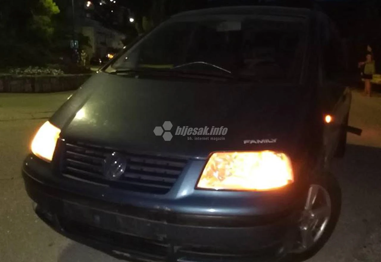 Neum: Obitelj automobilom sletjela niz stepenice, spasila ih ograda