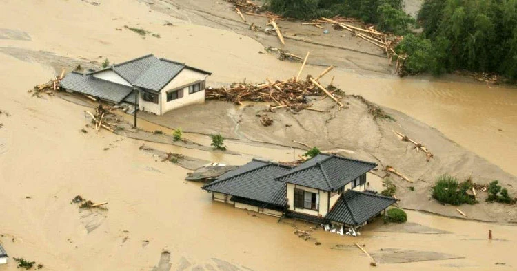 Jedanaestero poginulih i 45 nestalih u jakim kišama u Japanu