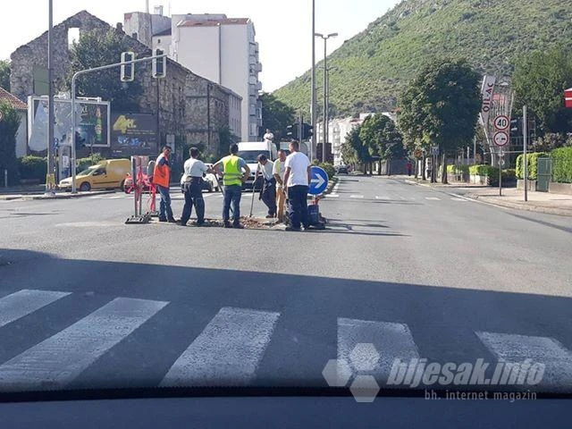 Pitanje je sad: Sanacija ili čekanje za rupu na Bulevaru