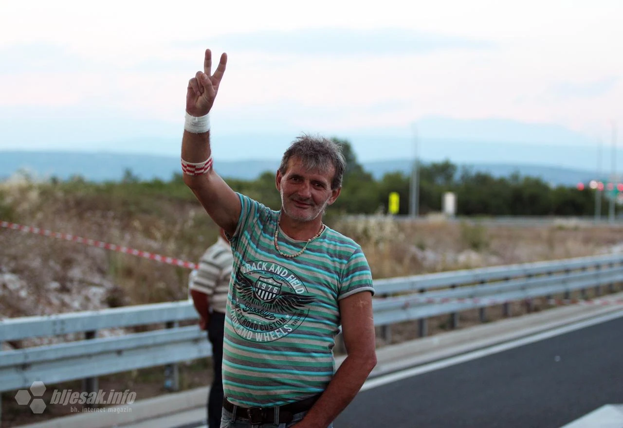 VIDEO | Branitelji ponovno blokirali Bijaču: Nećete se igrati sa nama!