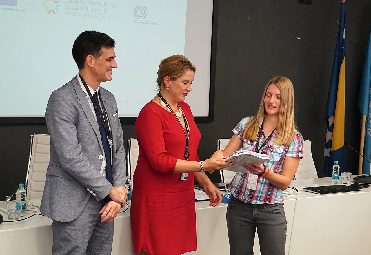 Potpisani ugovori s četiri lokalna partnerstva za zapošljavanje u BiH
