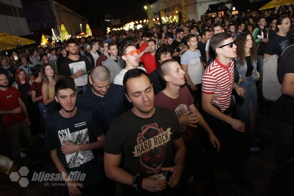 FOTO | Mostar Summer Fest: Luda zabava je počela