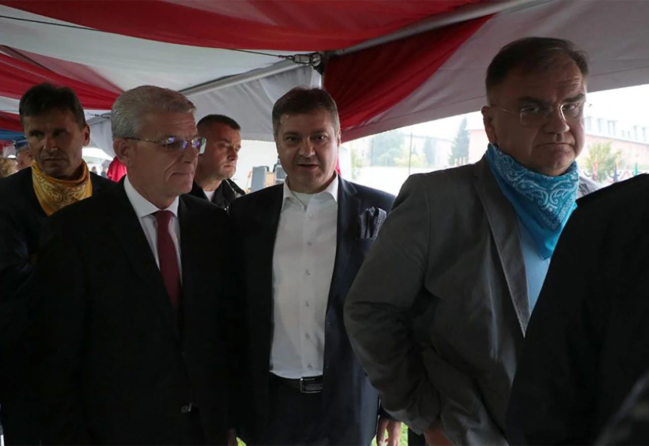 Političari BiH se preobukli u kauboje