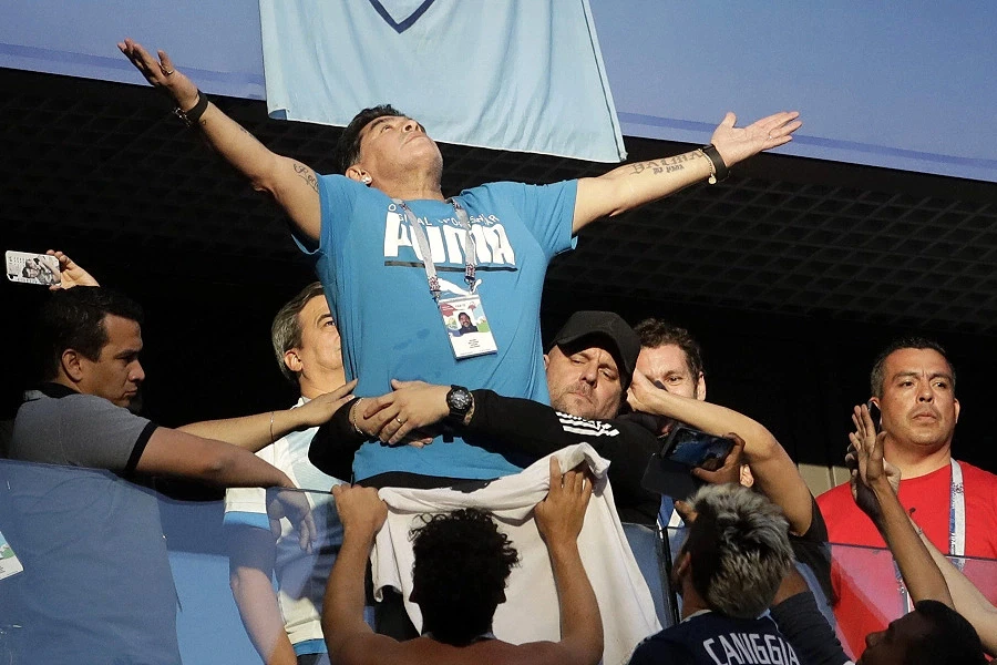 Maradona - Dobro sam! Šaljem puse!