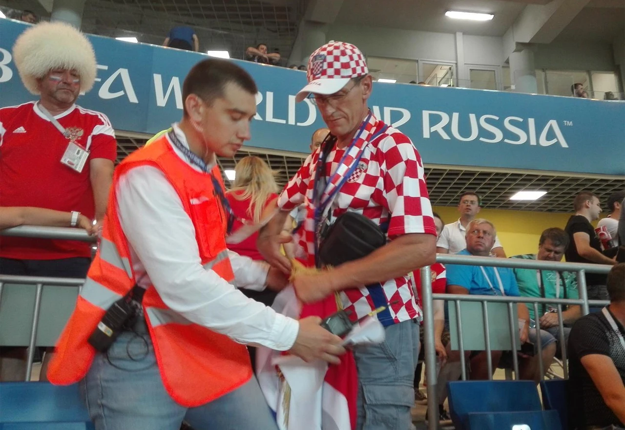 Redari navijaču iz Livna oduzeli zastavu HRHB