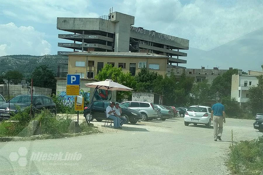 Sretan rođendan: 10 godina (ne)parkiranja u Mostaru