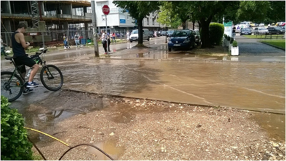 Pismo čitatelja: Mostarci plivajte dok se šahtovi ne odčepe sami od sebe