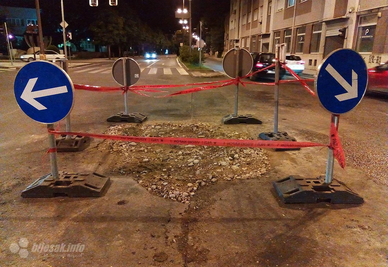 'Zakrpljena' rupa na Bulevaru