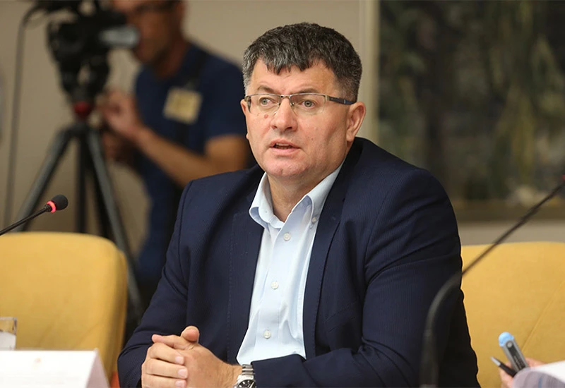 Međunarodna zajednica zna za skriveno oružje ali šuti?!