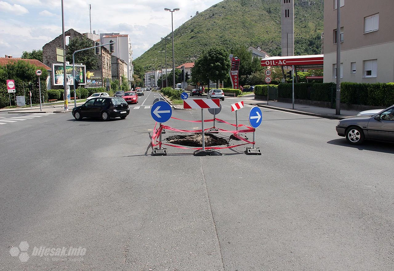 Mostar: Rupa čeka