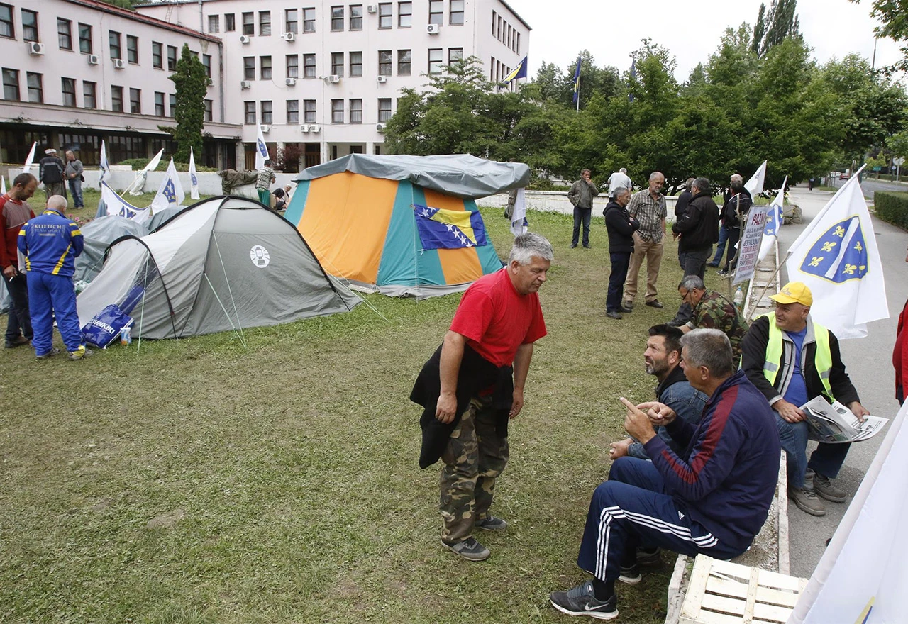 Istekao rok, borci kuju novi plan