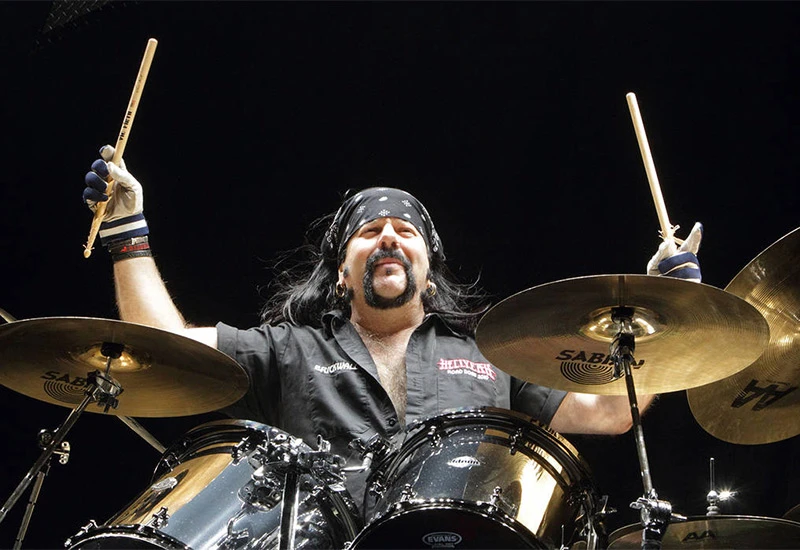 Umro Vinnie Paul
