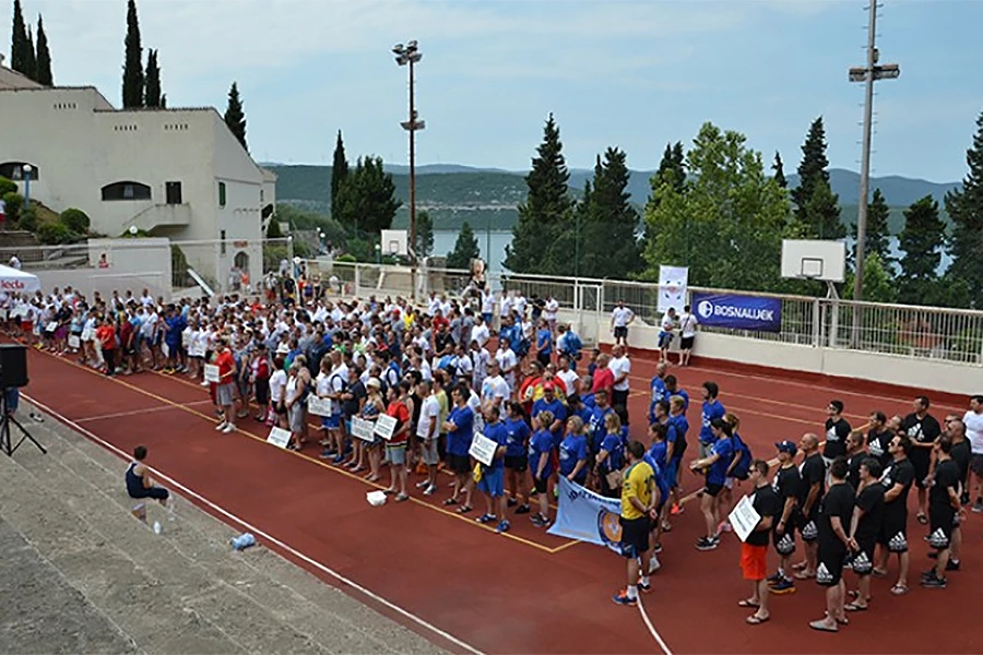 Pet stotina medicinara na sportskim susretima u Neumu