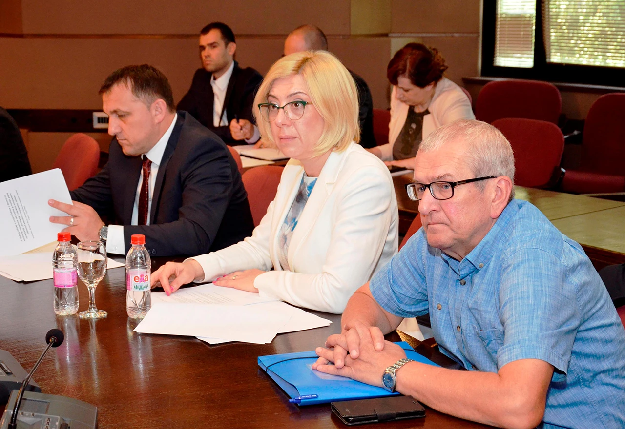 Vlada FBiH migrantima ustupila vojarnu