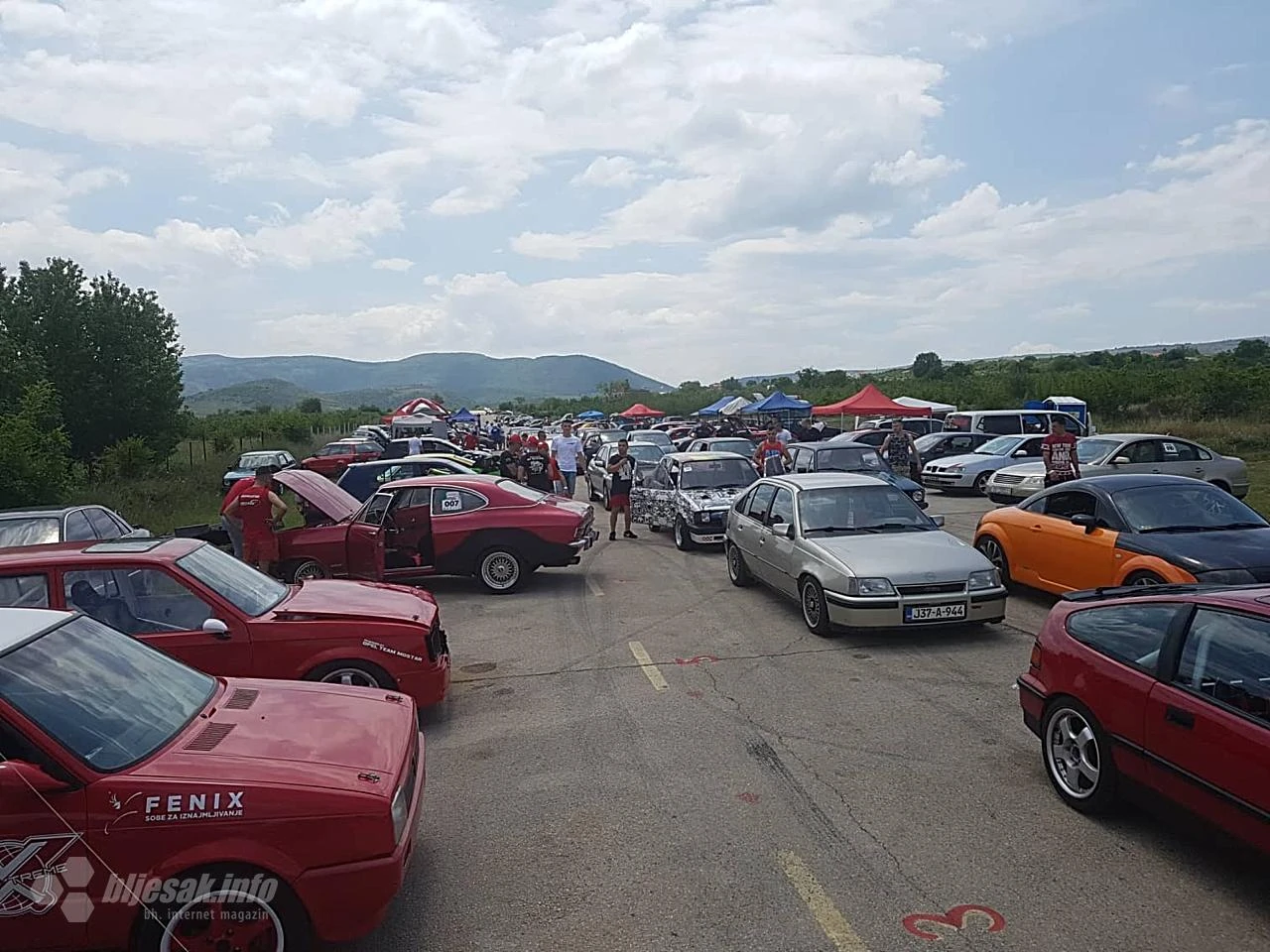 Old school Street race Mostar: Stotine automobila u borbi za titulu najbržeg