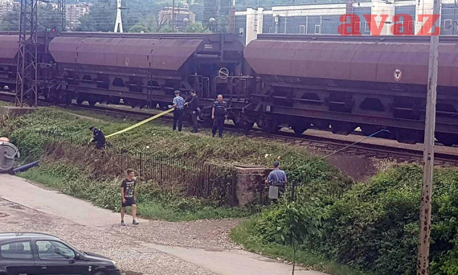 Zeničanina udarila struja dok je prelazio vagon, mladić u teškom stanju