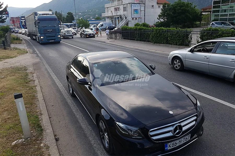 Mostarski vozači ipak blokirali cestu zbog skupog goriva: Narod se muze kao ovca